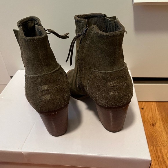 TOMS Size 6.5 MAJORCA SUEDE PEEP TOE ANKLE BOOTS IN GREEN - Picture 3 of 4